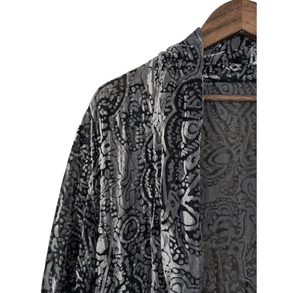 Burnout Velvet Paisley Beaded Kimono Duster - Picture 4 of 10